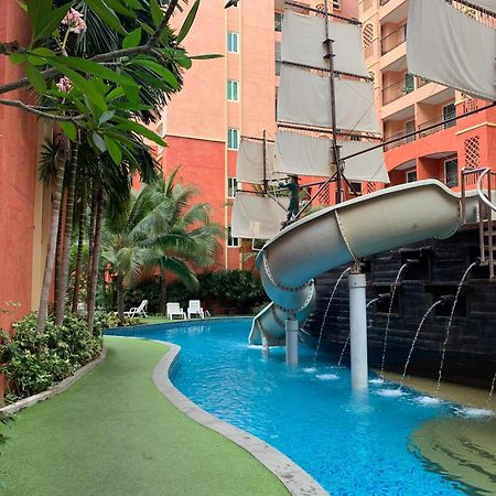 Seven Seas Condo Resort Pantai Jomtien Bagian luar foto