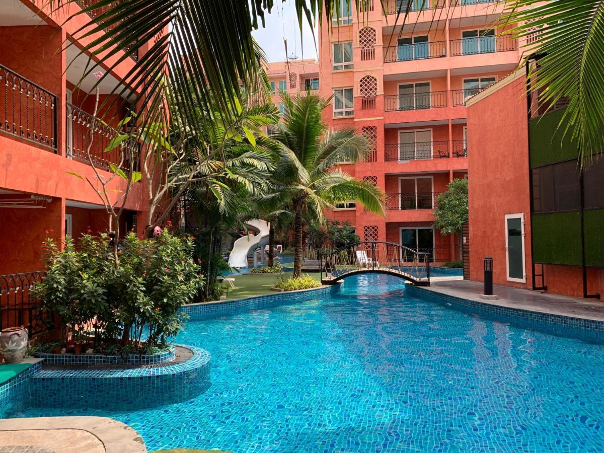 Seven Seas Condo Resort Pantai Jomtien Bagian luar foto