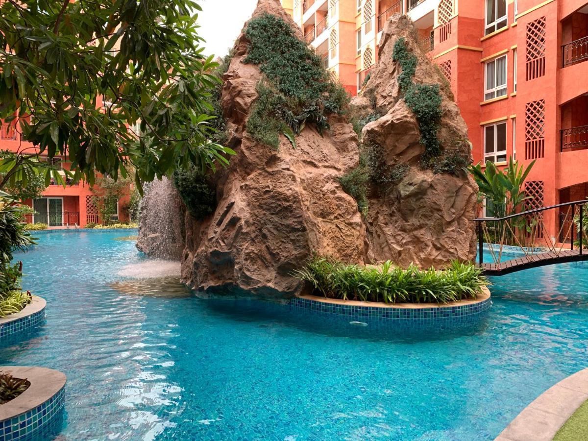 Seven Seas Condo Resort Pantai Jomtien Bagian luar foto