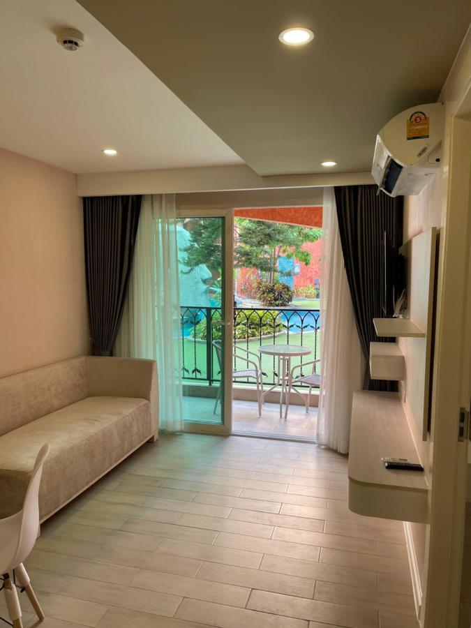 Seven Seas Condo Resort Pantai Jomtien Bagian luar foto