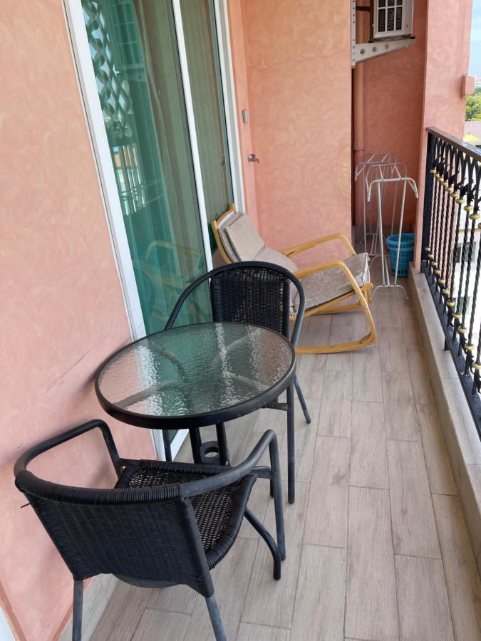 Seven Seas Condo Resort Pantai Jomtien Bagian luar foto